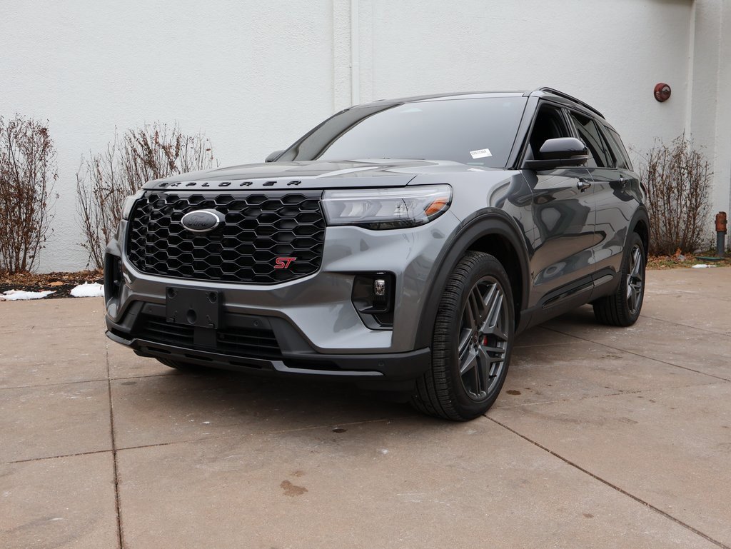 Used 2025 Ford Explorer ST w/ Sun And Sound Package image 3