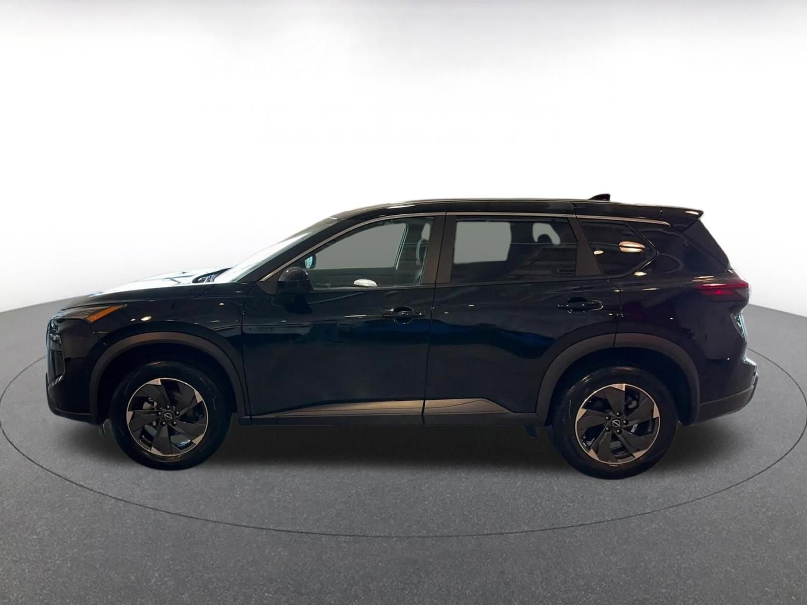 Used 2025 Nissan Rogue SV image 9
