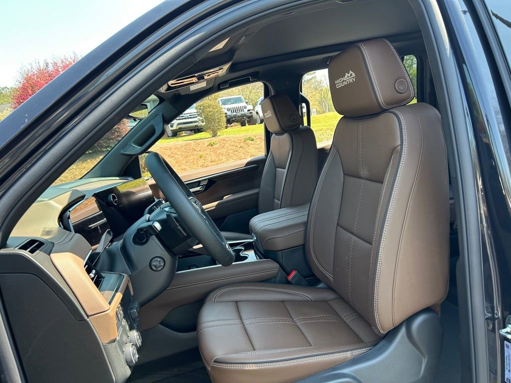 New 2026 Chevrolet Suburban High Country image 37