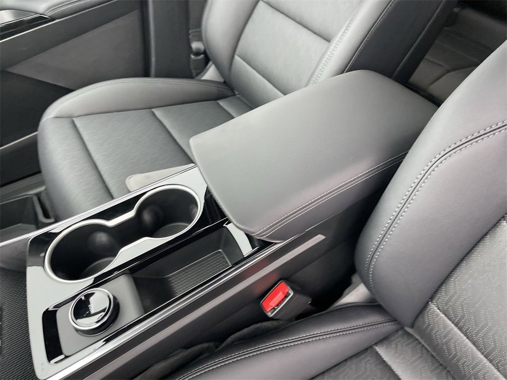 New 2026 Chevrolet Equinox LT w/ Convenience Package II image 21