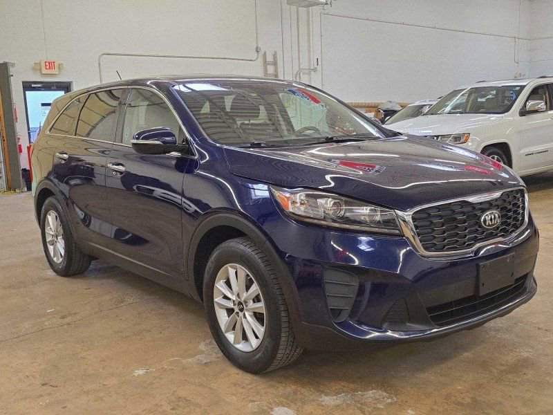 Used 2020 Kia Sorento LX FWD image 2