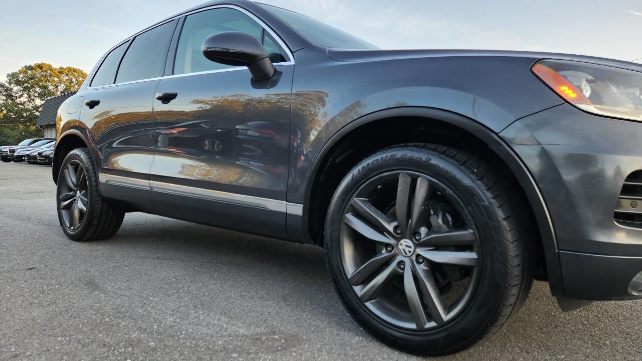 Used 2012 Volkswagen Touareg Executive image 18