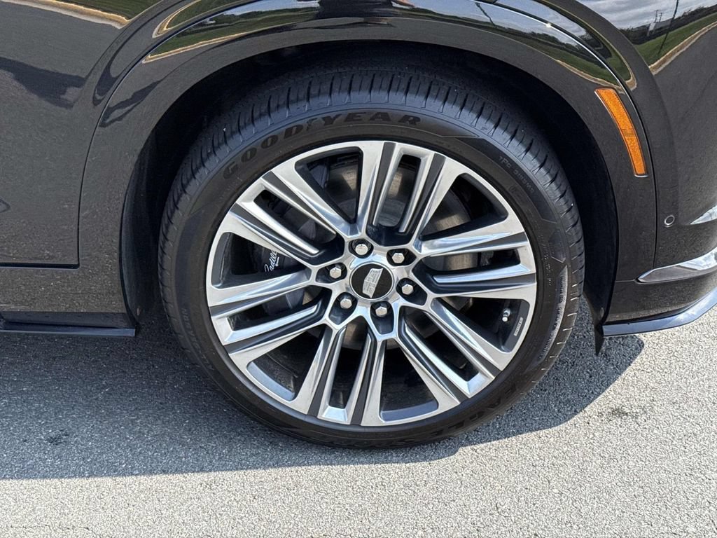 Certified 2026 Cadillac Vistiq Platinum AWD/4WD image 14
