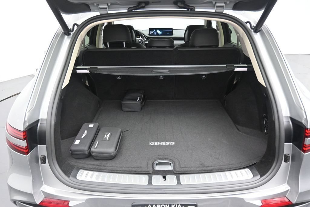 Used 2025 Genesis Electrified GV70 w/ Prestige Package AWD/4WD image 11