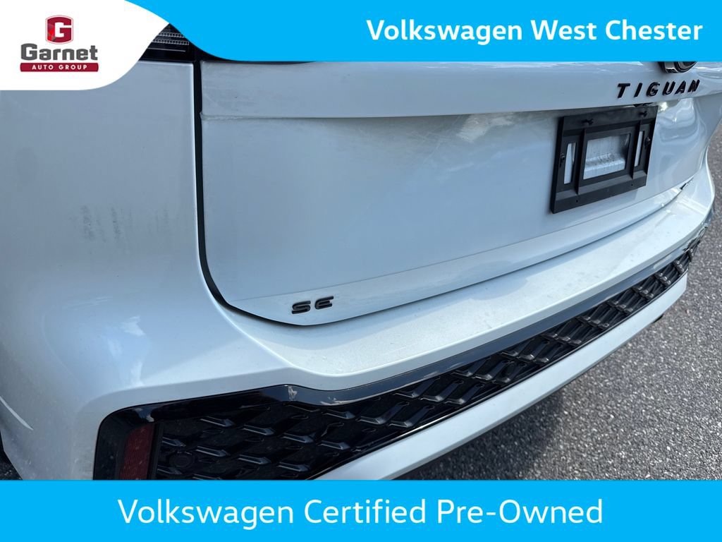 Certified 2025 Volkswagen Tiguan SE R-Line AWD/4WD image 18