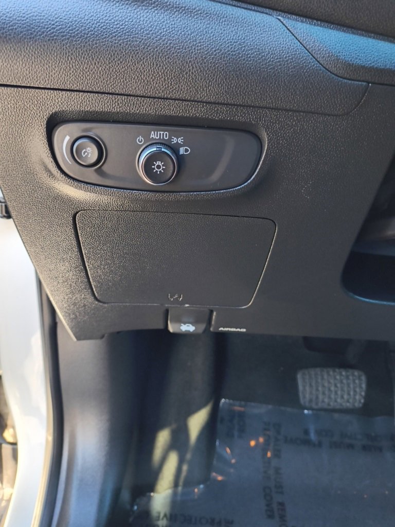 Used 2024 Buick Encore GX Sport Touring image 13