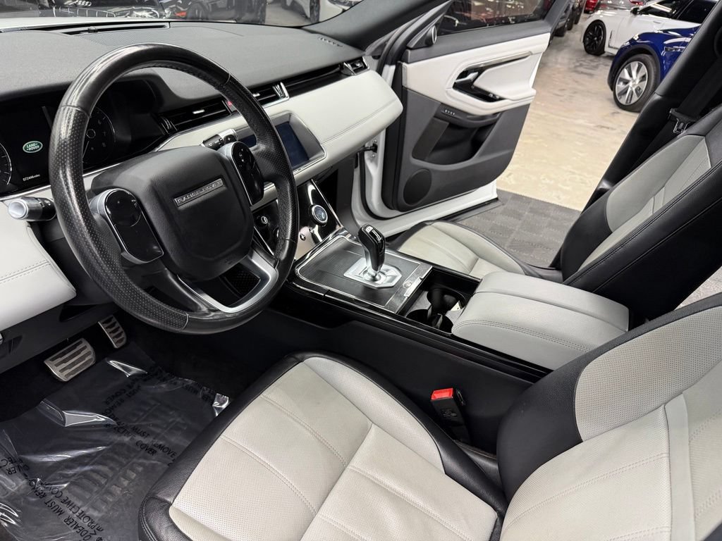 Used 2020 Land Rover Range Rover Evoque R-Dynamic S AWD/4WD image 31