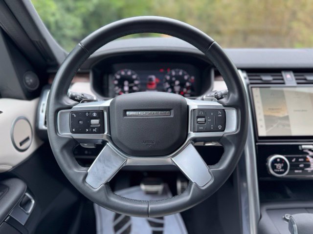 Used 2024 Land Rover Discovery Dynamic SE AWD/4WD image 22