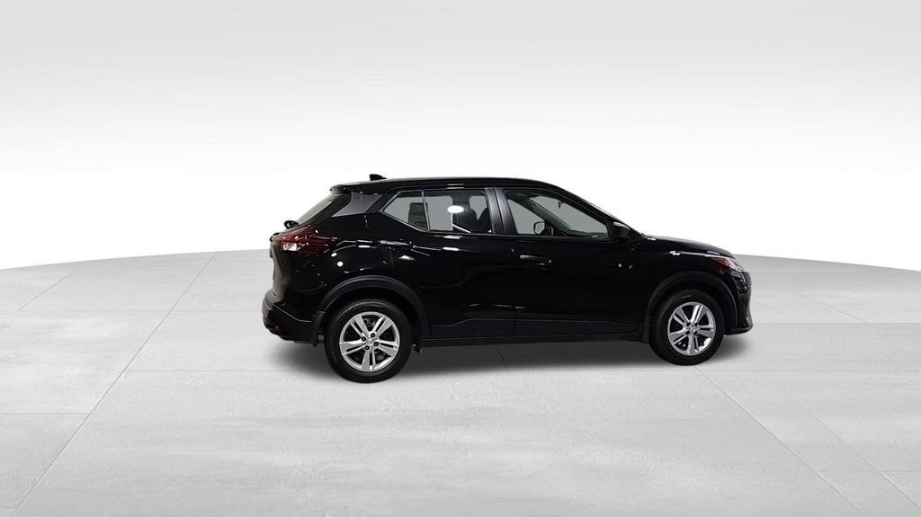New 2025 Nissan Kicks Play S FWD image 7
