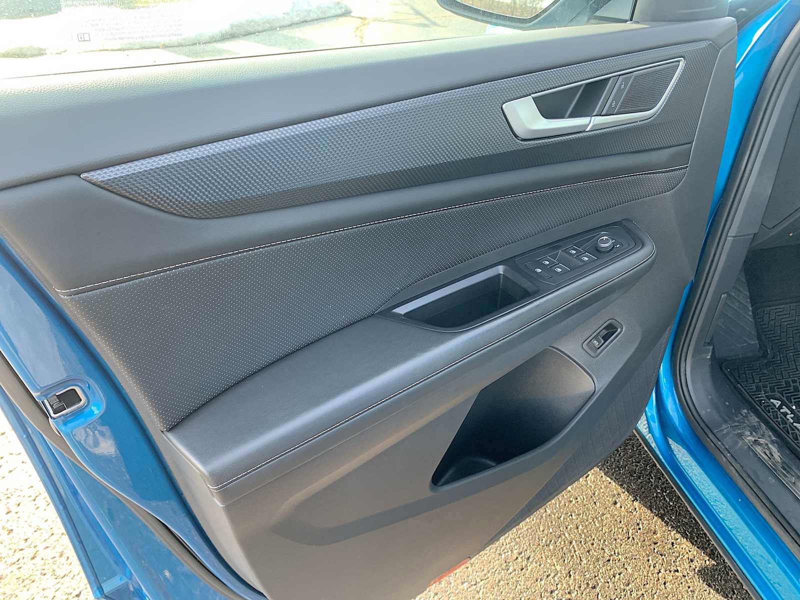 Used 2024 Volkswagen Atlas Cross Sport SEL image 23