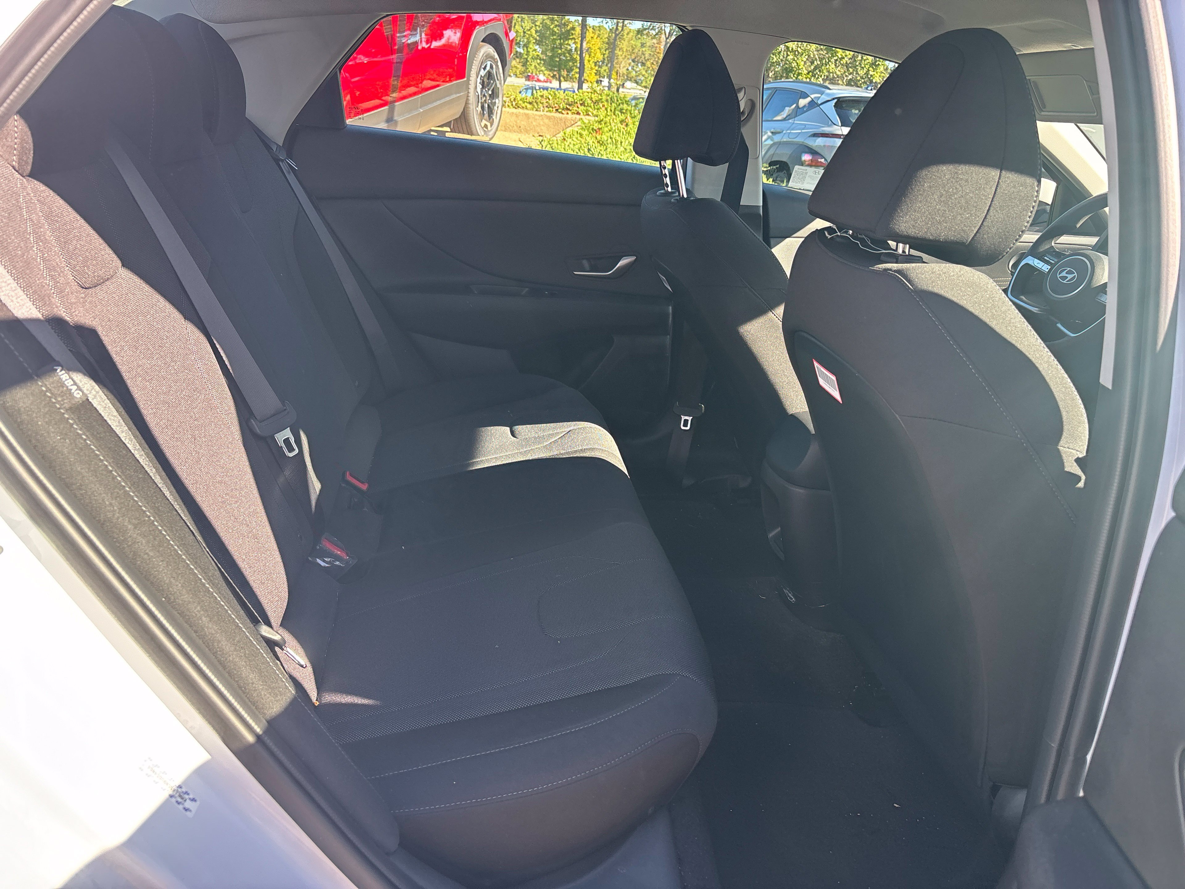 Used 2024 Hyundai Elantra SE FWD image 9