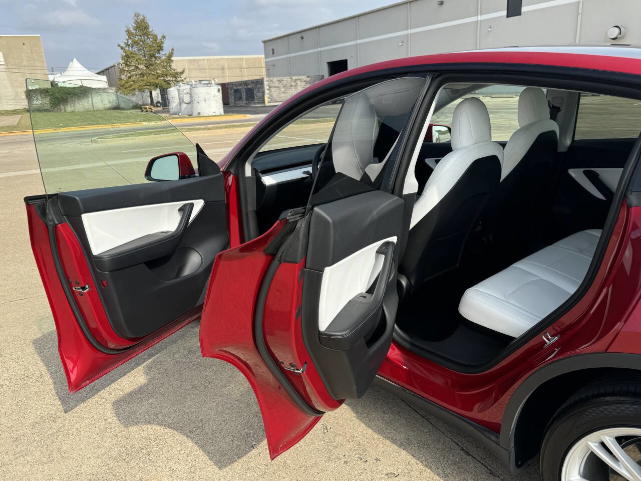 Used 2021 Tesla Model Y Long Range image 21