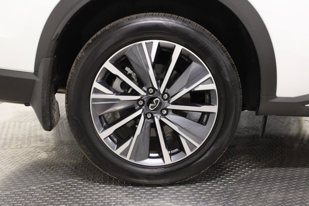 Certified 2026 INFINITI QX60 Luxe w/ Family Package AWD/4WD image 14