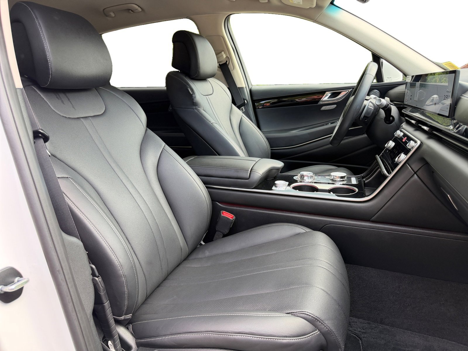 Used 2025 Genesis GV80 2.5T Standard AWD/4WD image 22