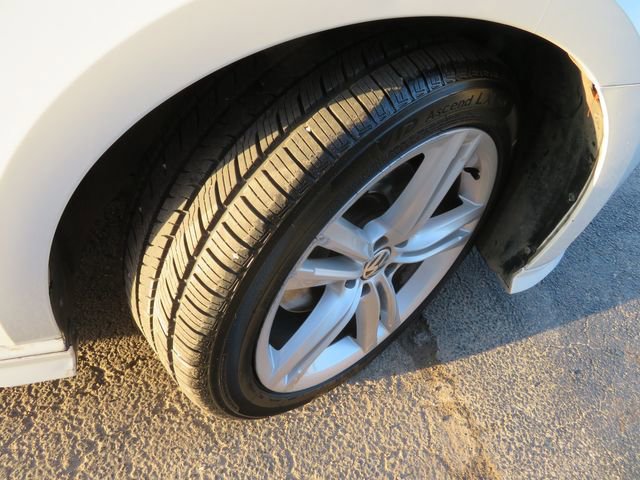 Used 2015 Volkswagen Passat 3.6 SEL Premium FWD image 13