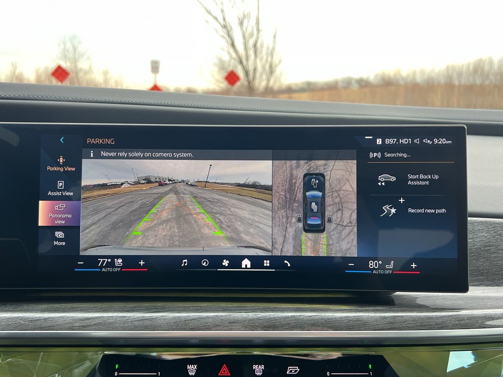 Used 2023 BMW 760i xDrive image 28