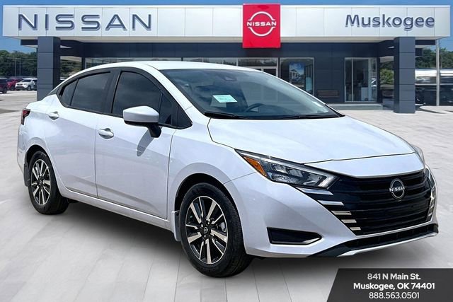 New 2025 Nissan Versa SV w/ Trunk Package