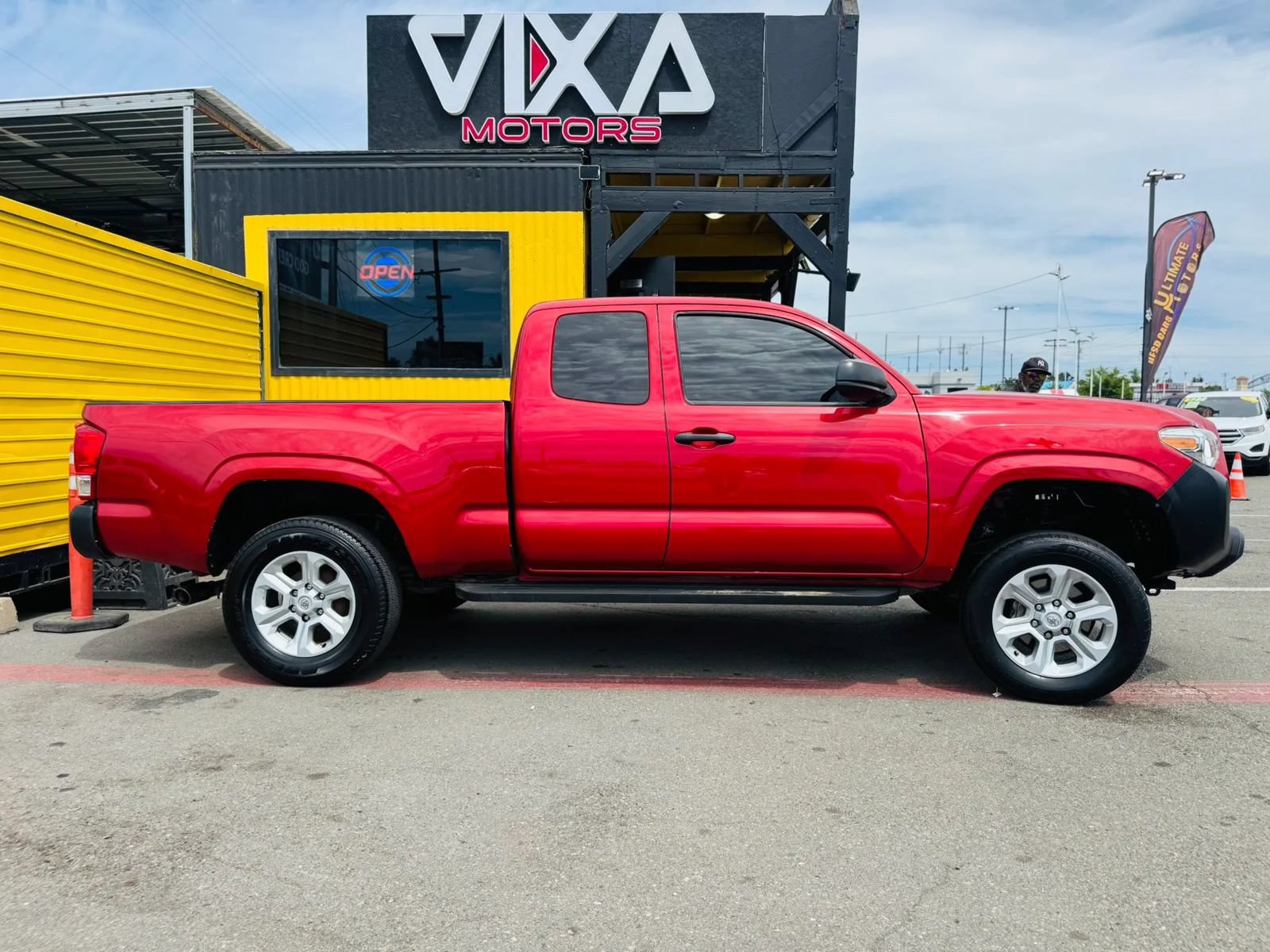 Used 2020 Toyota Tacoma SR RWD image 4