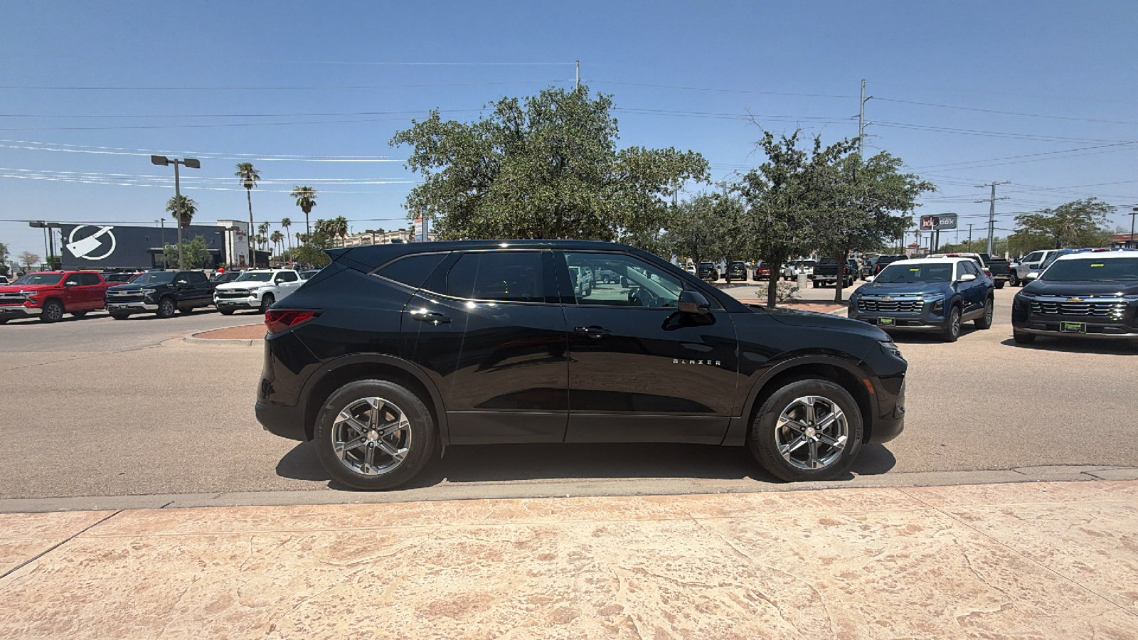 Used 2023 Chevrolet Blazer LT AWD/4WD image 7