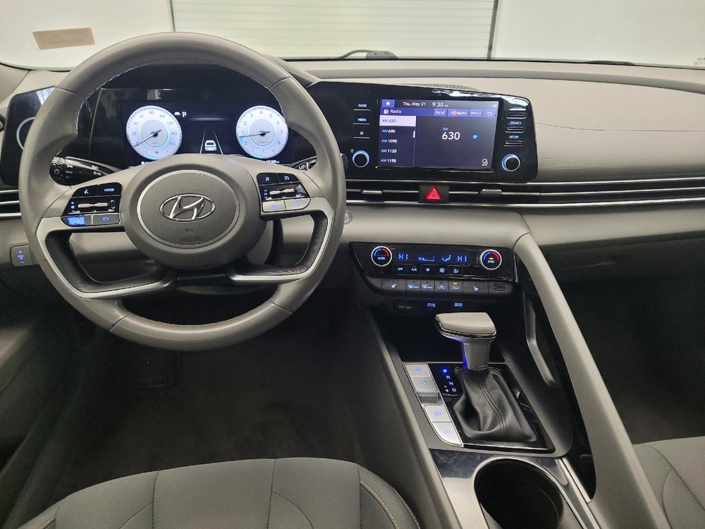 Used 2022 Hyundai Elantra SEL w/ Convenience + Premium Package FWD image 22