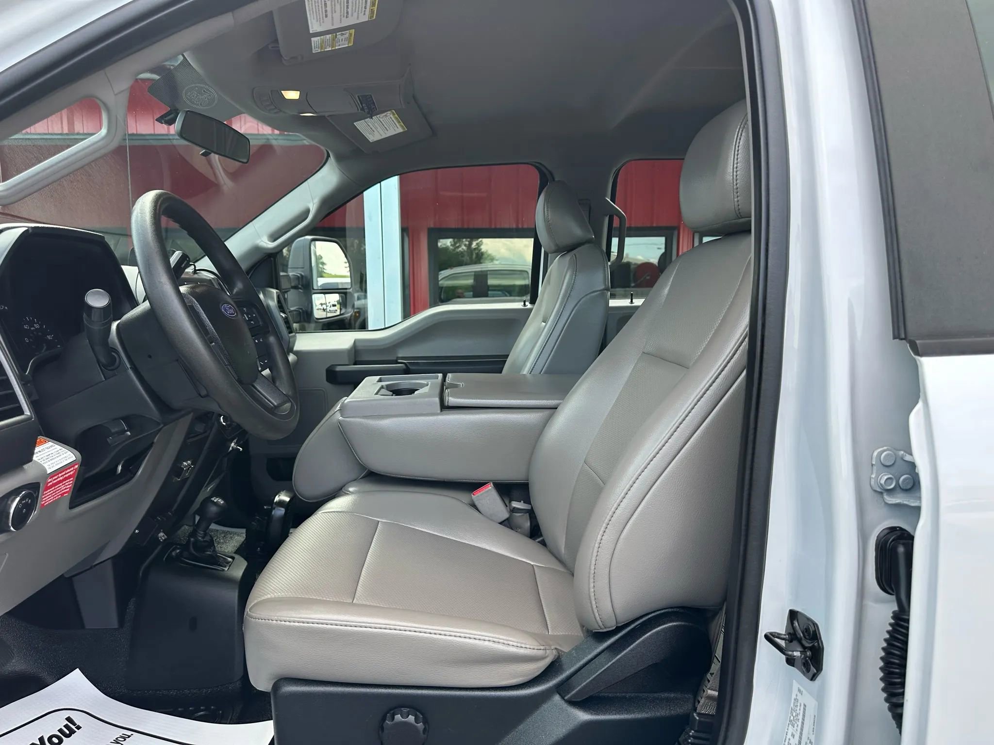 Used 2017 Ford F550 XL 179  W.B. 4D image 5