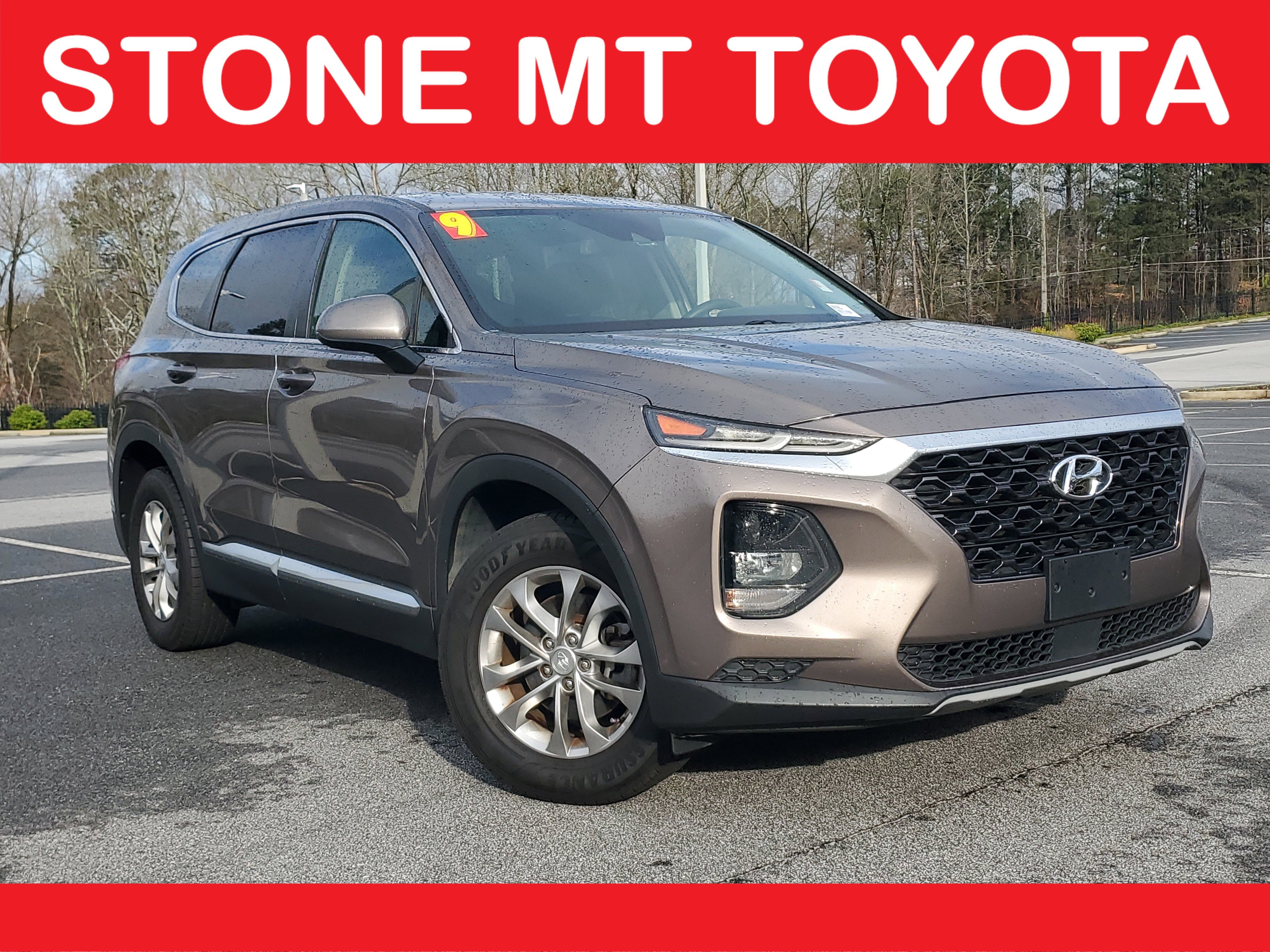 Used 2019 Hyundai Santa Fe SE image 1