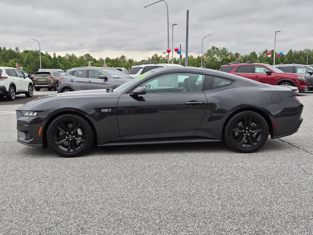 Used 2024 Ford Mustang GT RWD image 5
