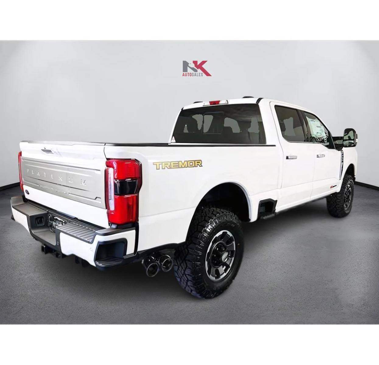 Used 2024 Ford F350 Platinum w/ Tremor Off-Road Package image 4