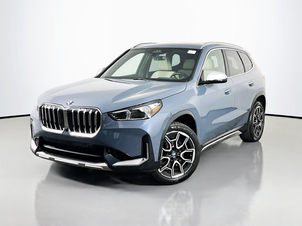 Used 2023 BMW X1 xDrive28i w/ Premium Package AWD/4WD image 3