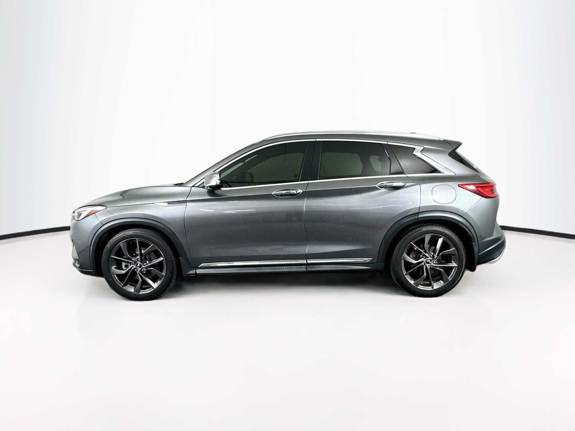Used 2019 INFINITI QX50 Essential w/ Sensory Package AWD/4WD image 4