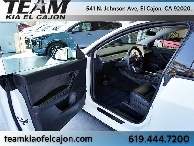 Used 2022 Tesla Model Y Long Range AWD/4WD image 45