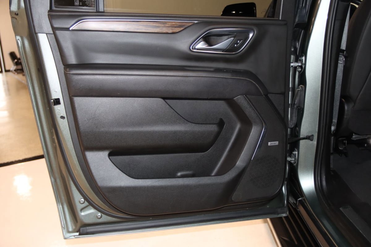 Used 2023 Chevrolet Suburban Premier AWD/4WD image 54