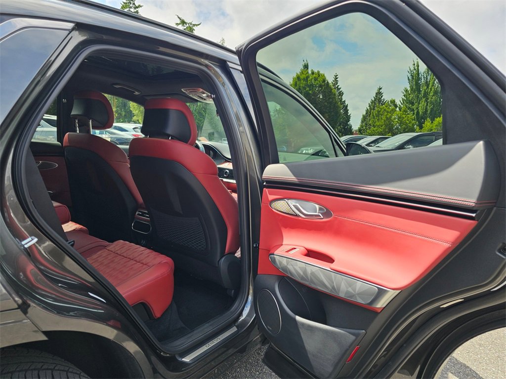 Used 2025 Genesis GV70 3.5T Sport w/ Sport Advanced Package image 14