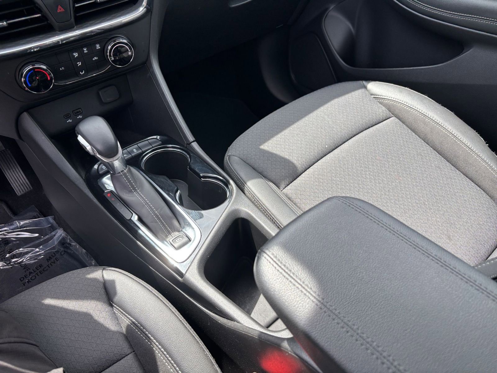 Used 2025 Buick Encore GX Preferred image 40