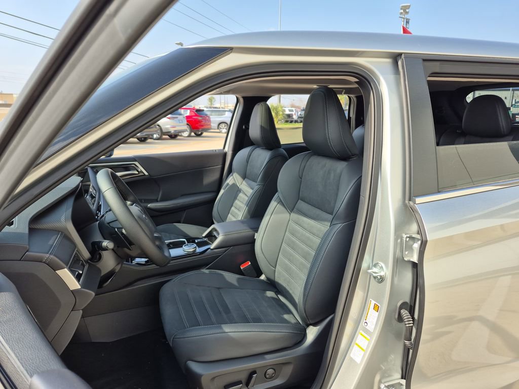 New 2026 Mitsubishi Outlander SE image 44