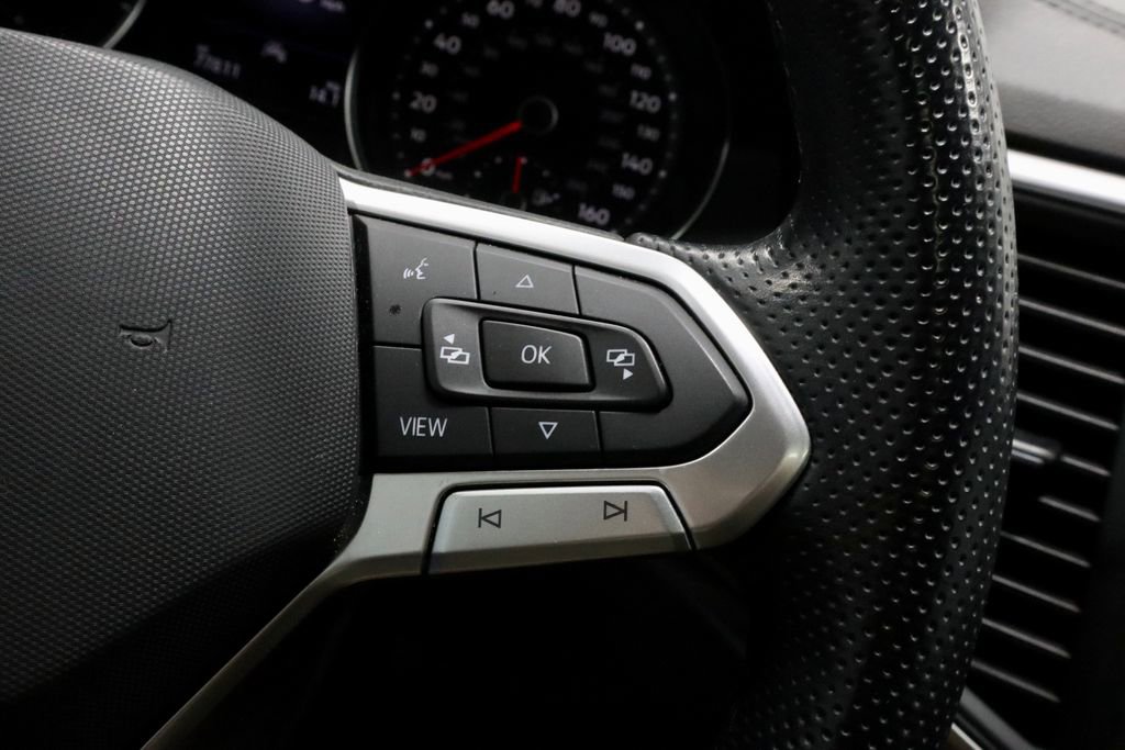 Used 2021 Volkswagen Atlas Cross Sport SE w/ Panoramic Sunroof Package image 29