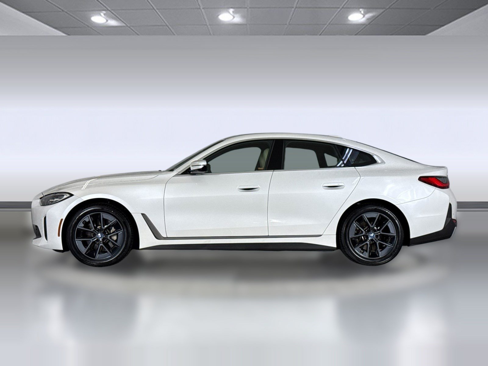 Certified 2023 BMW i4 eDrive35 RWD image 2