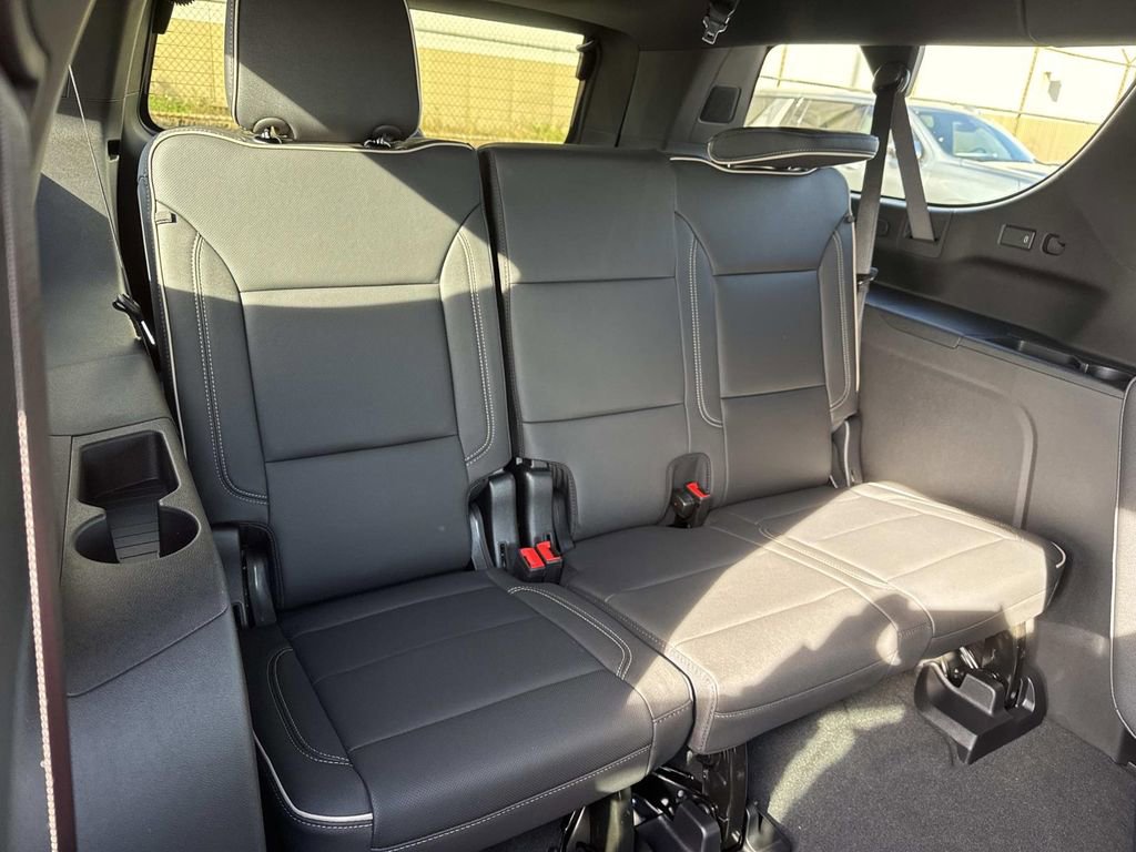 New 2026 Chevrolet Suburban Premier image 9