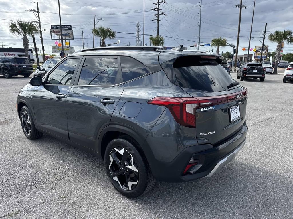 Used 2025 Kia Seltos S FWD image 5