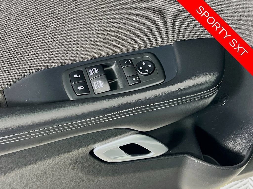Used 2019 Dodge Challenger SXT RWD image 18