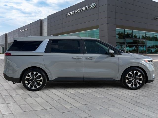 Used 2022 Kia Carnival EX FWD image 6