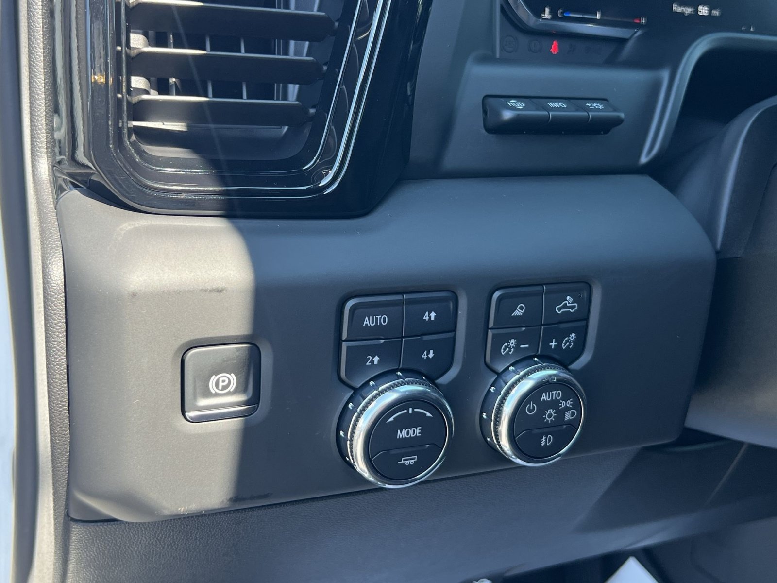 Used 2026 GMC Sierra 1500 AT4 w/ Technology Package AWD/4WD image 30