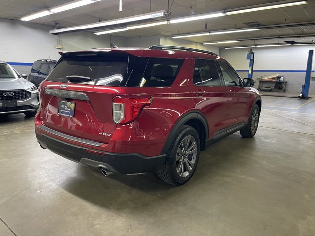 Certified 2021 Ford Explorer XLT w/ Equipment Group 202A AWD/4WD image 7
