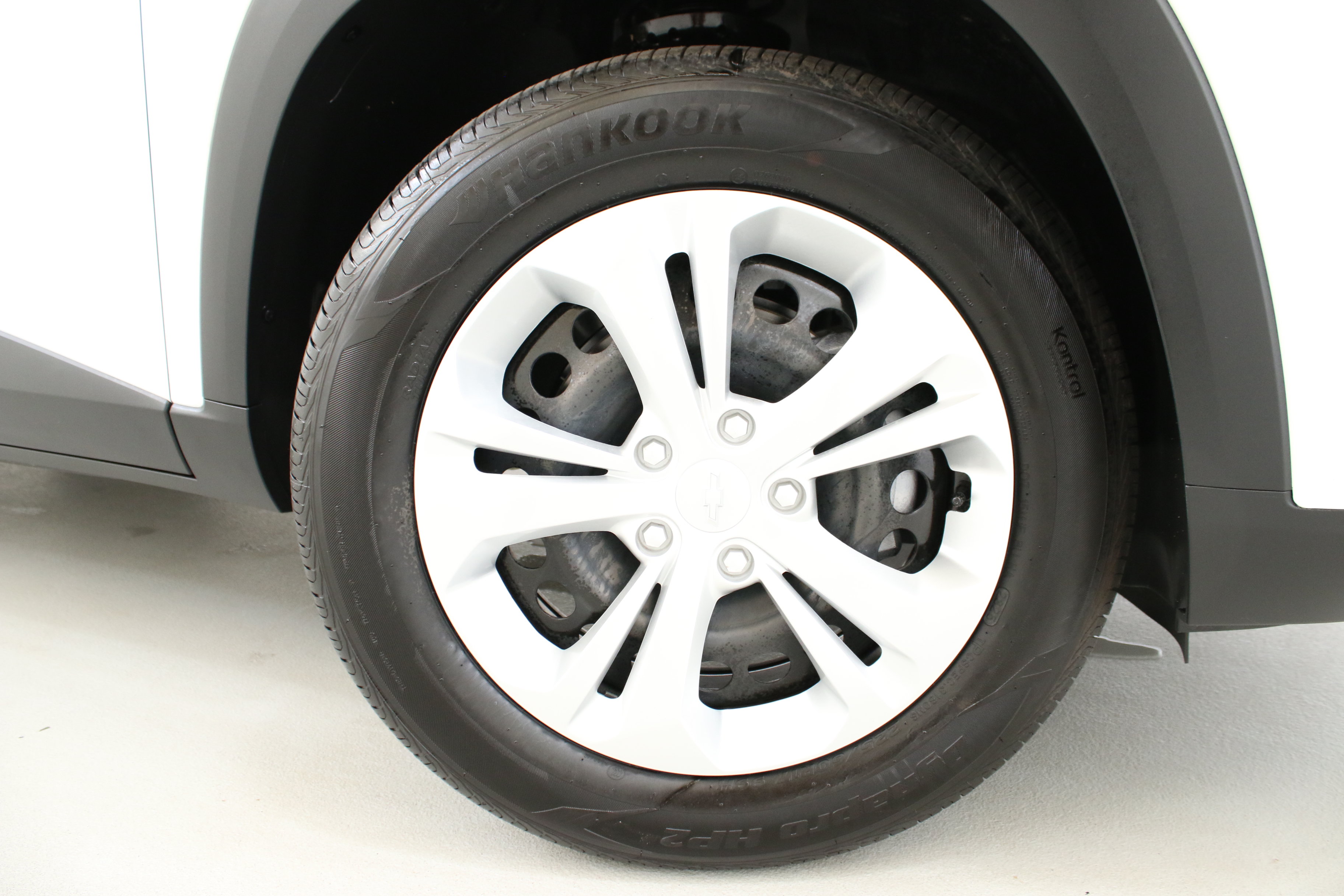 Certified 2025 Chevrolet Trax LS FWD image 31