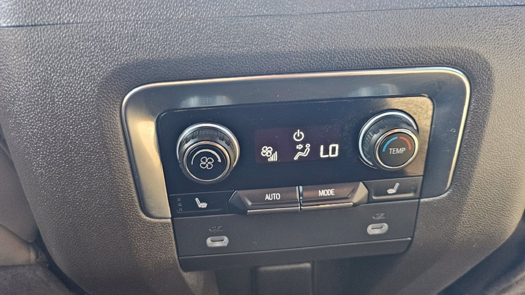 Used 2023 Chevrolet Tahoe LT w/ Luxury Package RWD image 32