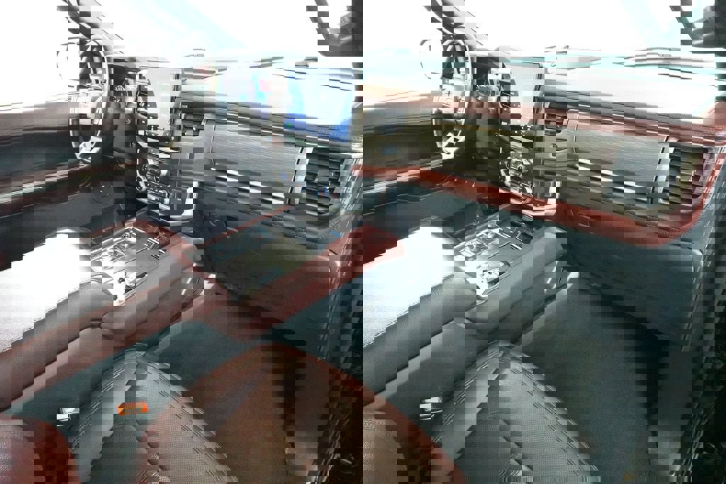 Certified 2024 Ford Expedition Limited image 35