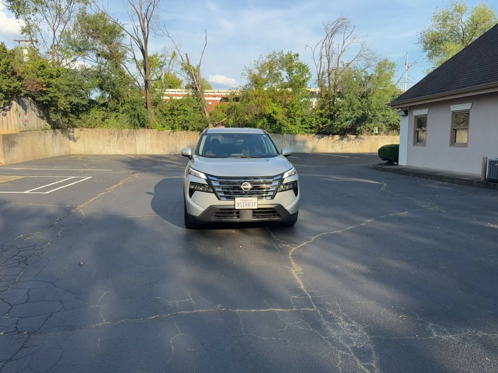 Used 2025 Nissan Rogue SV AWD/4WD image 4