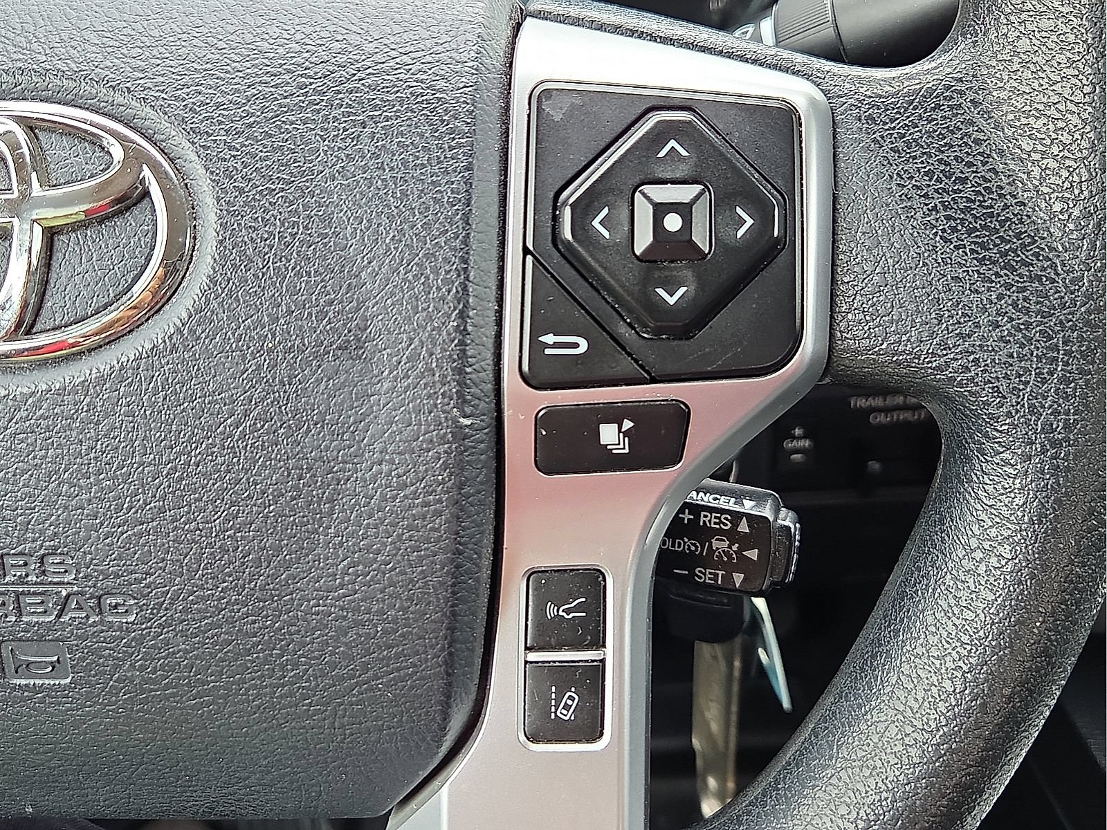 Used 2018 Toyota Tundra SR5 w/ TRD Off Road Package AWD/4WD image 21