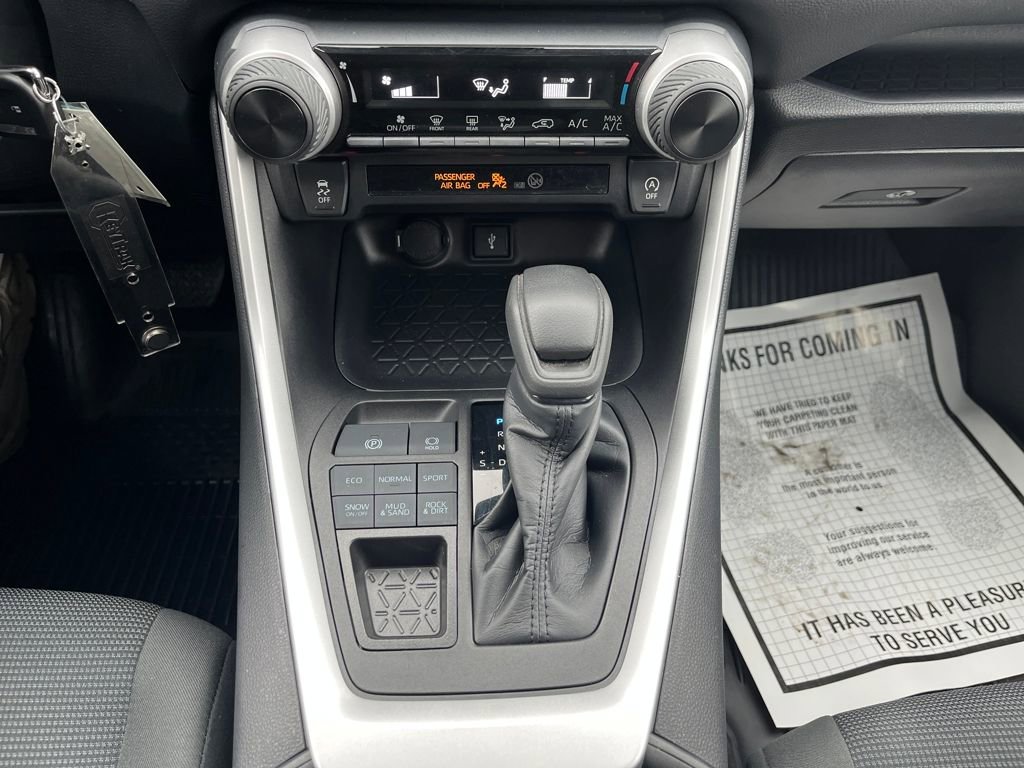 Used 2022 Toyota RAV4 LE image 71