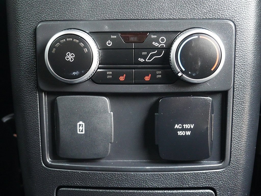 Used 2024 Ford Explorer Platinum w/ Technology Package AWD/4WD image 61